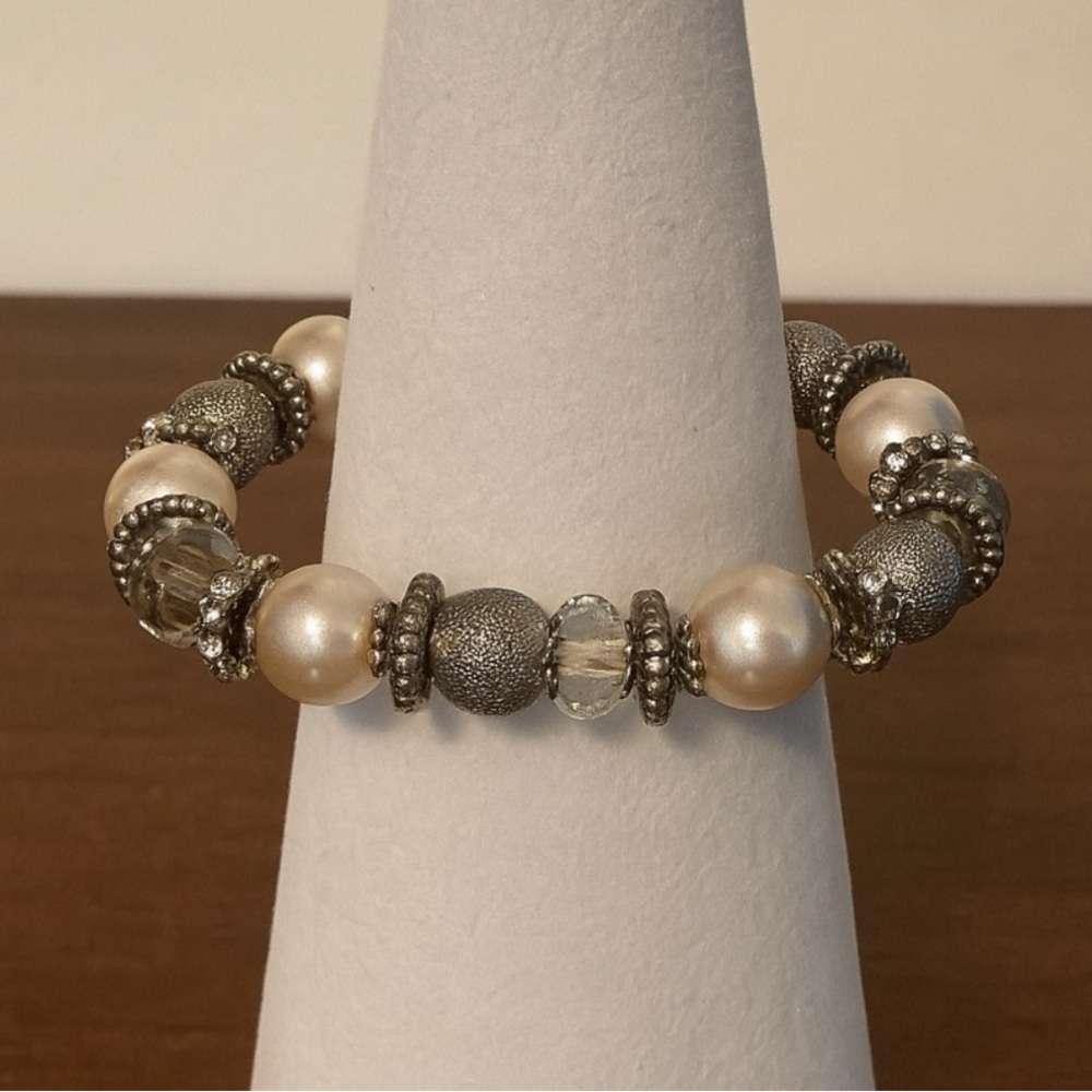 Women's Pink Silver Tone Pearly Rhinestone Beaded Bracelet Glam Western Feminine